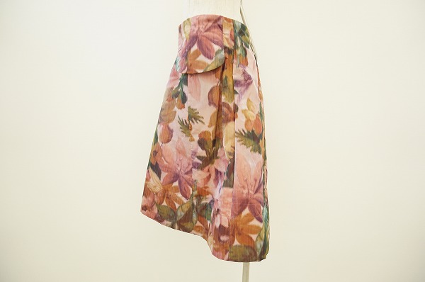 買取したセンソユニコのリリットの花柄スカート