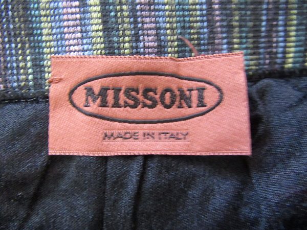 買取したミッソーニの個性的なニットのスカートセットアップのタグ